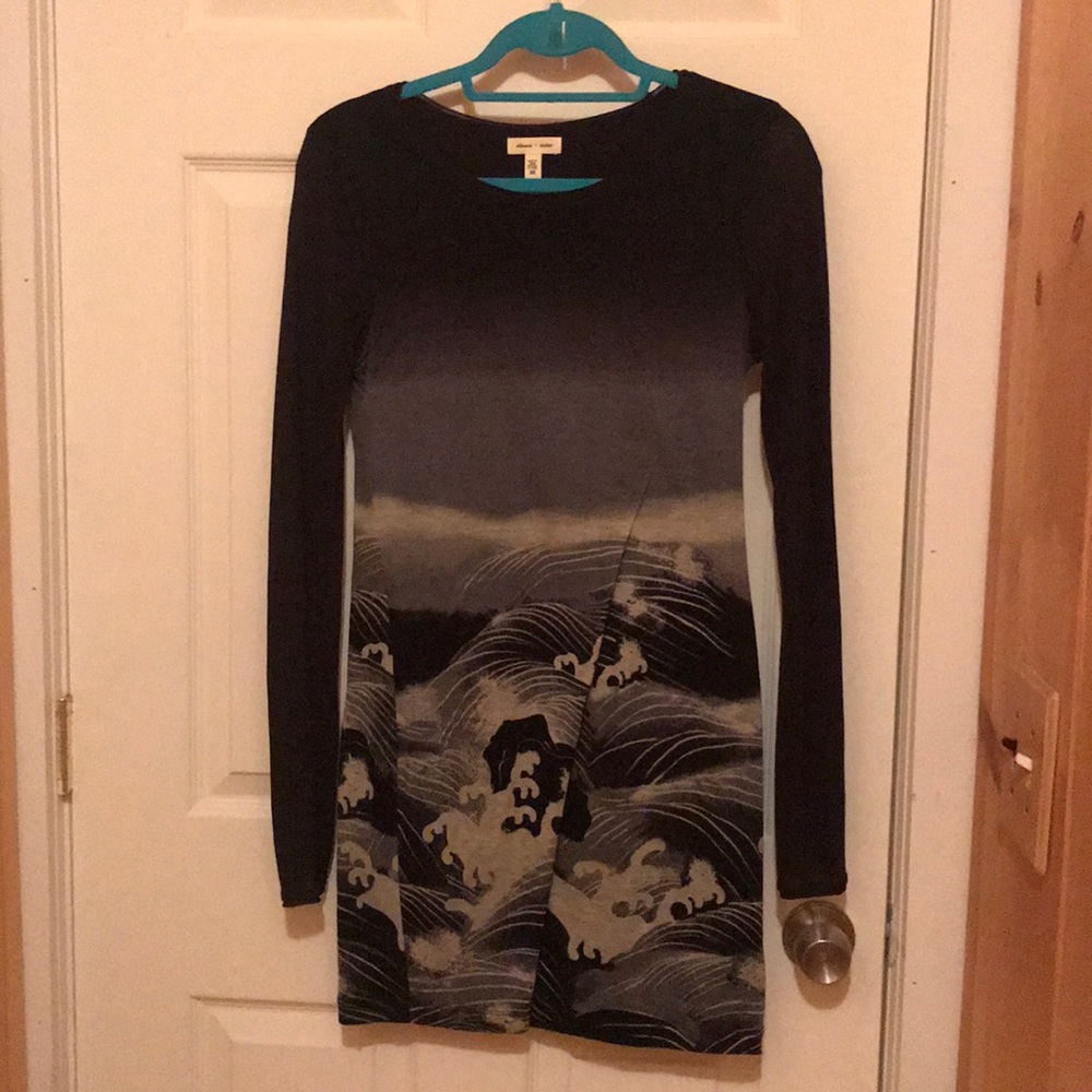 Long sleeve graphic dress